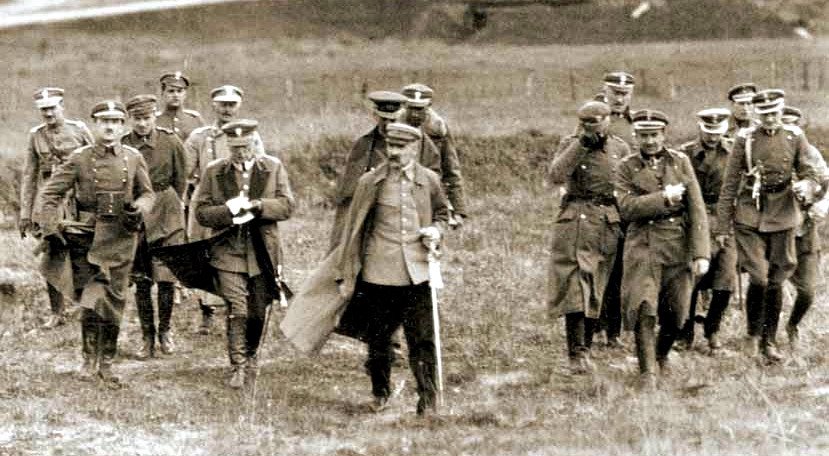 Józef Piłsudski i polski sztab w Grodnie podczas operacji niemeńskiej 